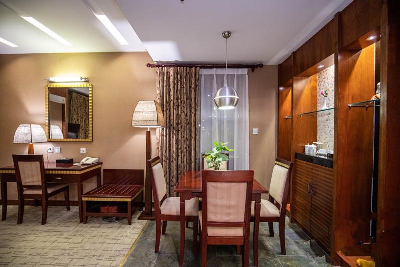 Kunming Golden Spring Hotel Dış mekan fotoğraf